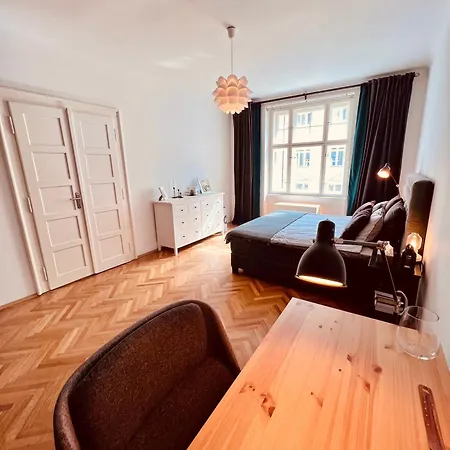 Elegant & Inviting Entire Flat On Letna